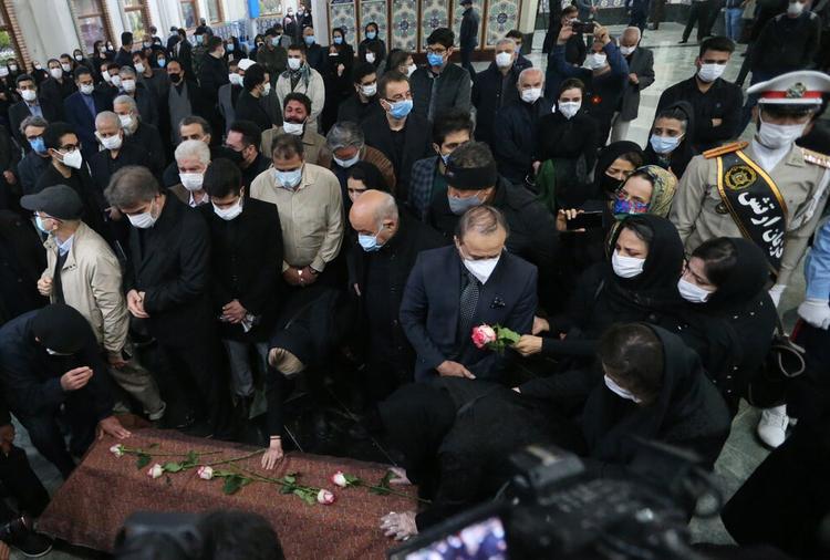 پیکر مرحوم شجریان به مشهد منتقل شد پیکر مرحوم شجریان به مشهد منتقل شد