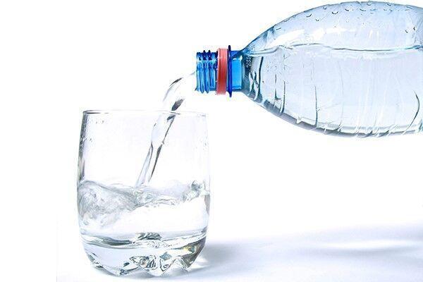 بهبودیافتگان کرونا کم آبی بدن را با نوشیدن آب جبران نمایند