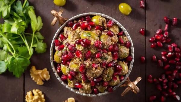 طرز تهیه زیتون پرورده با 4 دستور محلی خوشمزه و متفاوت طرز تهیه زیتون پرورده با 4 دستور محلی خوشمزه و متفاوت